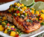 Saumon Grillé à la Plancha avec Salsa à la Mangue