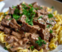 Savoureux Bœuf Stroganoff aux Nouilles aux Œufs